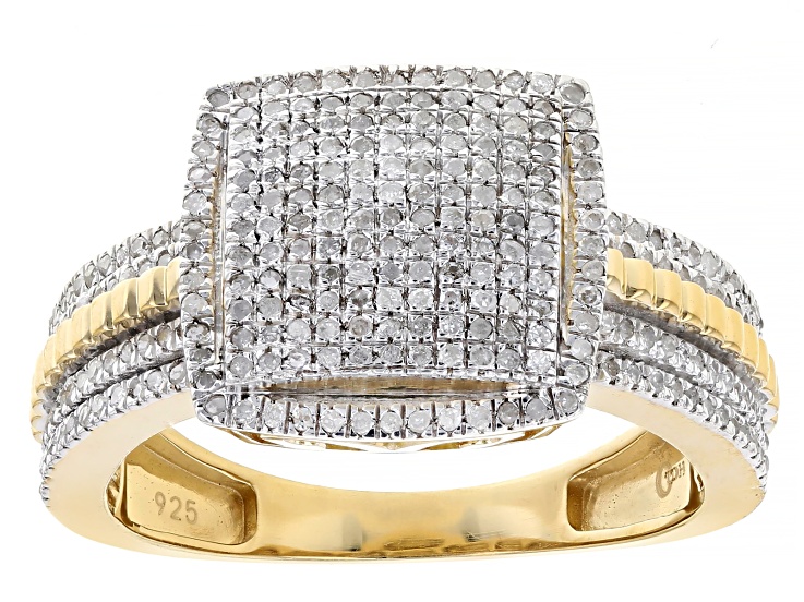 Cushion Cut 1.50 ct Center VS2 Clarity, Fancy Yellow Diamond