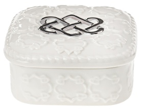 Belleek Hand Crafted Porcelain "Love Knot" Trinket Box