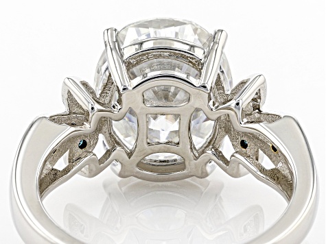 Moissanite and blue diamond platineve center design ring 5.80ct DEW.