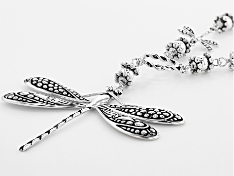 I am getting this for myself. PANDORA Dragonfly Pendant with Poppy Charm. |  Schmuck herstellen, Schmuck
