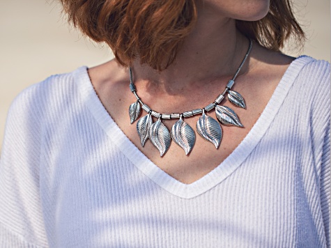 Silver Tone Graduated Leaf Necklace