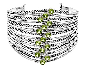 Pre-Owned Green Peridot Silver Tone Cuff Bracelet 8.40ctw