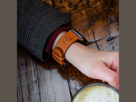 Gametime NHL Arizona Coyotes Tan Leather Apple Watch Band (42/44mm