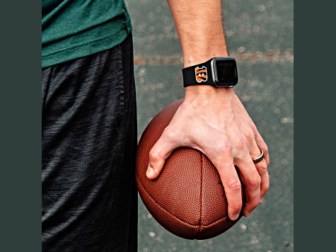 Gametime Cincinnati Bengals Black Silicone Band fits Apple Watch (42/44mm M/L). Watch not included.