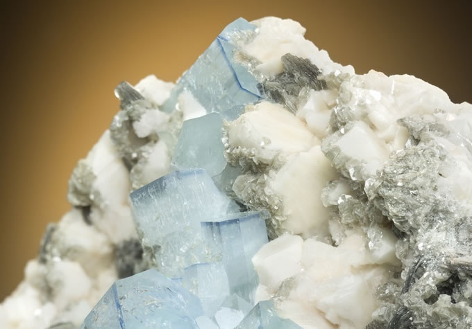 Aquamarine gemstone specimen