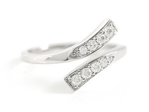 Moissanite Ring