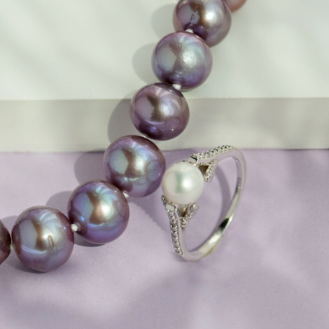 Lavender pearl strand and white pearl ring 